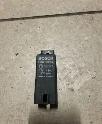 Iveco Daily 4th gen Glow plug pre-heat relay 0281003024