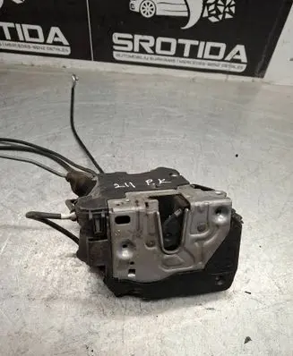 Mercedes-Benz E W211 Front door lock 2117200335