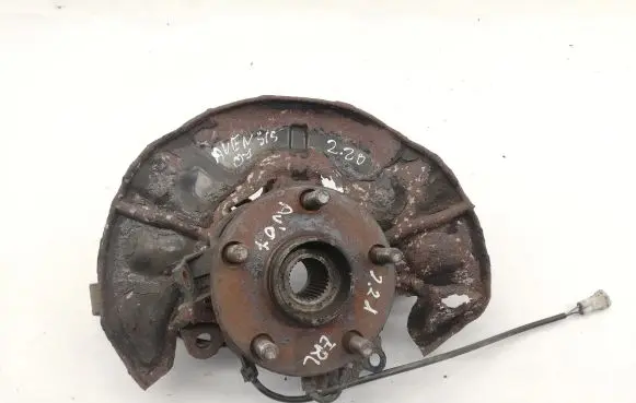 Toyota Avensis T250 Front wheel hub