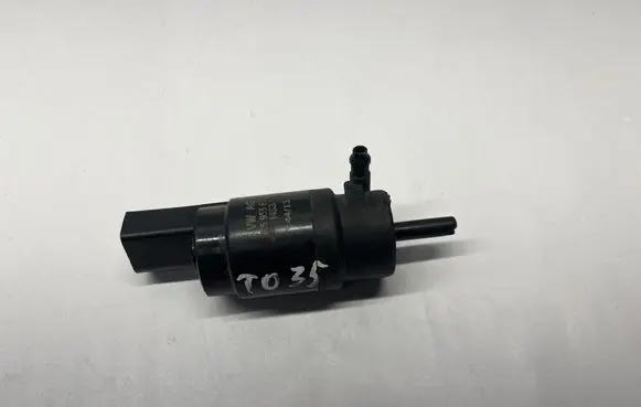 Volkswagen Jetta VI Windscreen/windshield washer pump 1K5955651