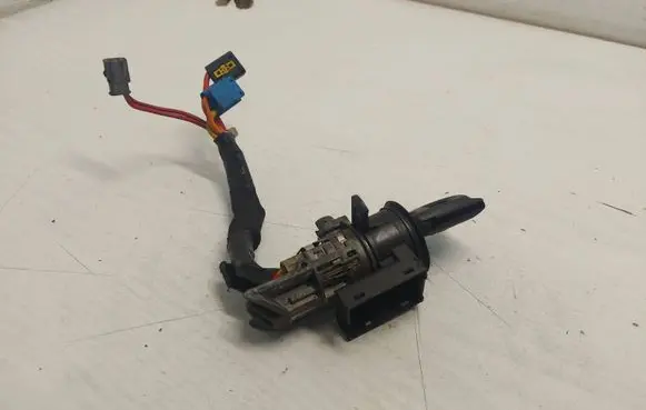 Peugeot 607 Ignition lock N0500108