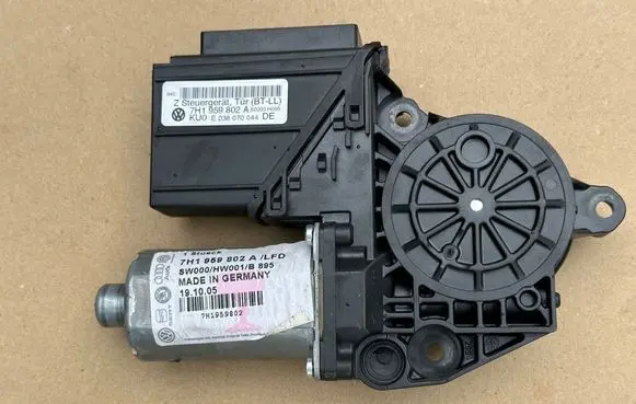 Volkswagen Transporter - Caravelle T5 Front door window regulator motor 7H1959802A