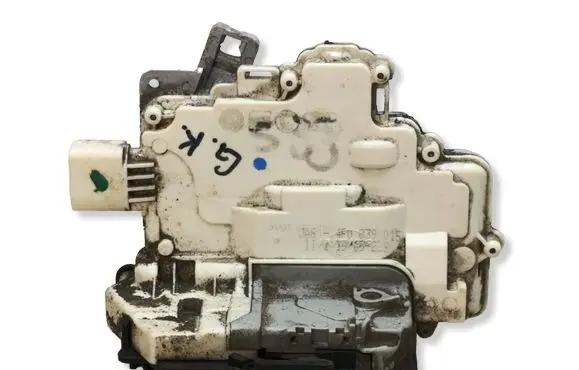 Audi A6 S6 C6 4F Rear door lock 4F0839015