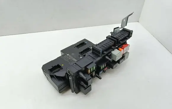 Mercedes-Benz E W212 Fuse module 2129004201 2125453032