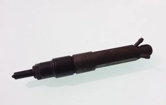 Volkswagen PASSAT B5 Fuel injector 028130201T