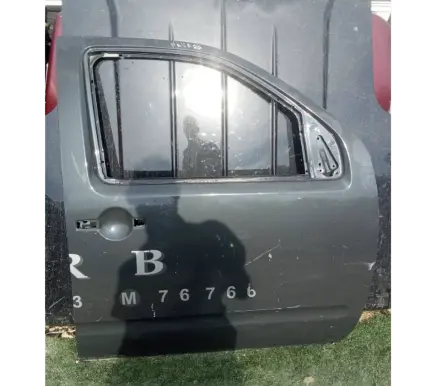 Nissan Navara Front door