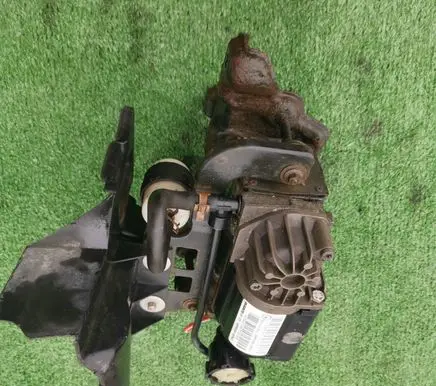 Mercedes-Benz S W220 Air suspension compressor/pump 2113200304