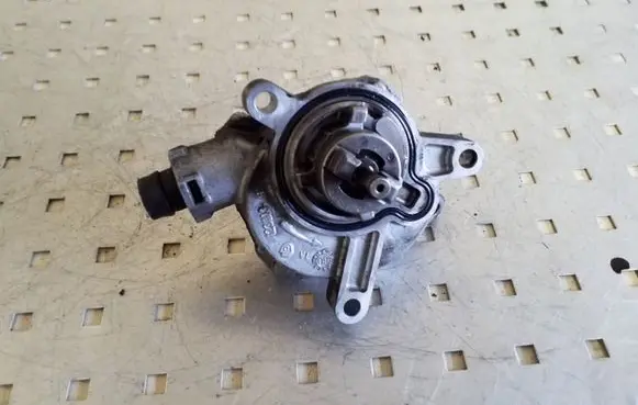 Volvo XC60 Vacuum pump 31219463