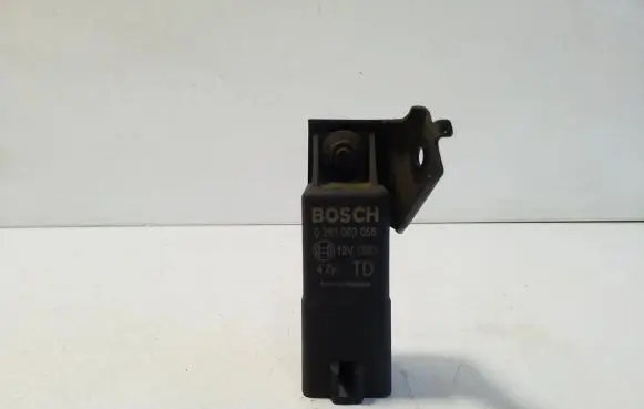 Honda CR-V Glow plug pre-heat relay 0281003056