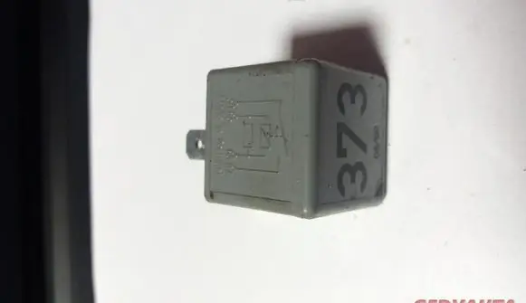 Audi A6 S6 C5 4B Other relay 8D0951253A