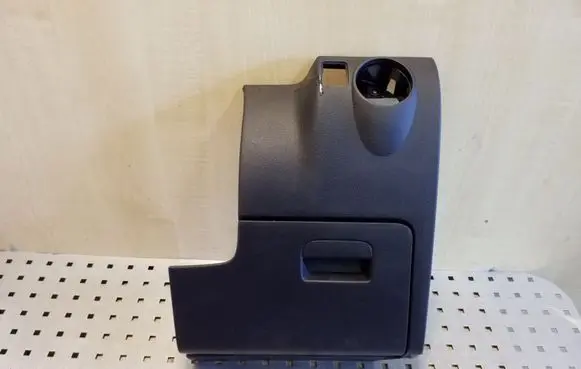 Volkswagen Tiguan Glove box 5M2858719F 5M2858210A