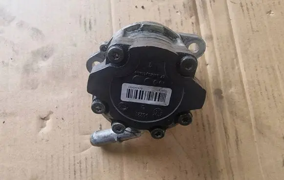 Iveco Daily 35 - 40.10 Electric power steering pump 504243641