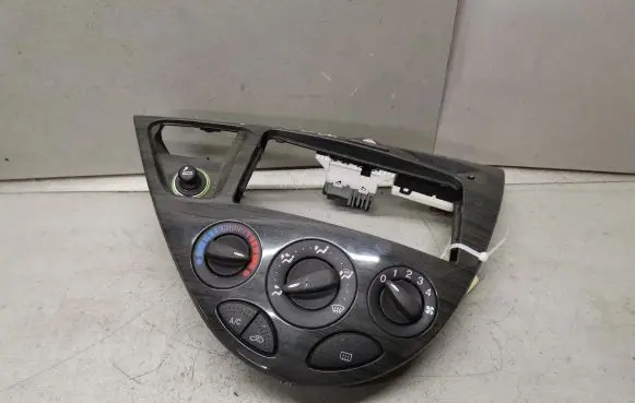 Ford Focus Climate control unit 98AB15000CCW YS4XA047A04