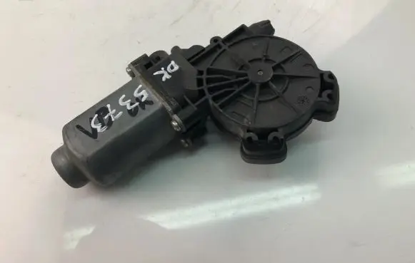 Nissan Note (E11) Front door window regulator motor 400927C