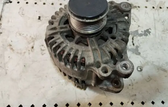 Volkswagen PASSAT B6 Generator/alternator 06F903023C 404291445 2542695C