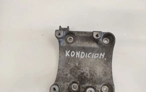 Honda CR-V A/C compressor mount bracket 
