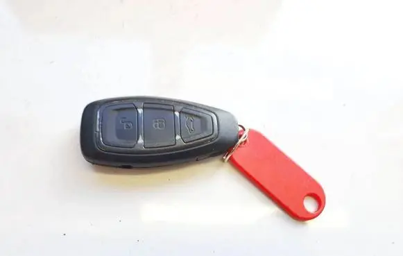 Ford Mondeo MK IV Ignition key/card 