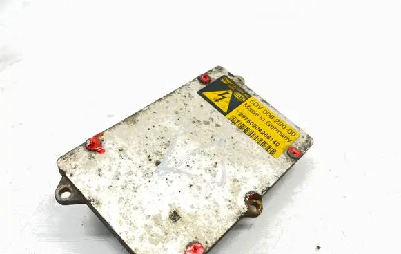 Mercedes-Benz CLS C219 Headlight ballast module Xenon 5DV00829000