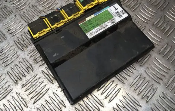 Ford Mondeo Mk III Comfort/convenience module 3S7T15K600TC 5WK48752G T83SA