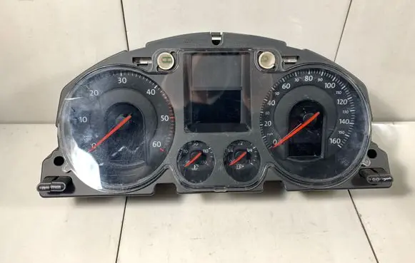 Volkswagen PASSAT B6 Speedometer (instrument cluster) 3C0920960H