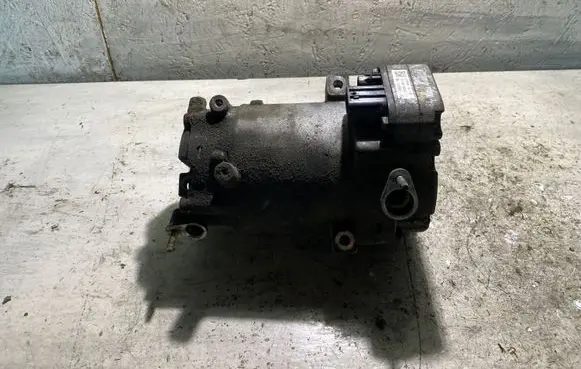 Nissan Leaf I (ZE0) Air conditioning (A/C) compressor (pump) CYXN7060AJ 9192000 532696