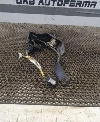 Toyota Avensis T250 Accelerator throttle pedal 8928152021 1983003041