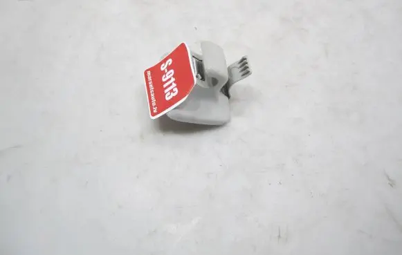Volkswagen PASSAT B7 Sun visor clip/hook/bracket 1K0857581B 1K0857591B