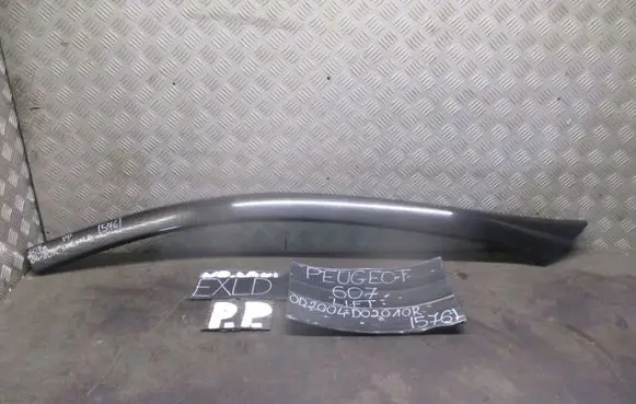 Peugeot 607 Front wheel hub spindle knuckle