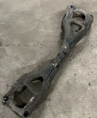 Volkswagen Touareg I Rear subframe 