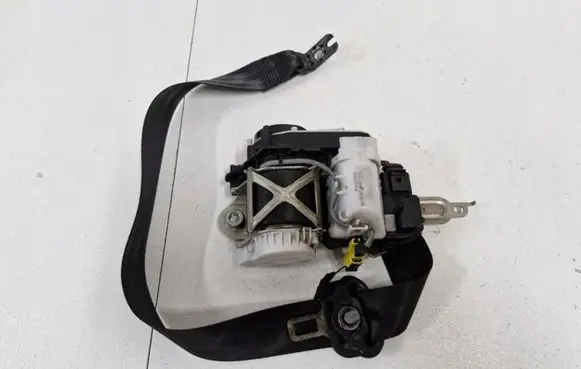 Skoda Octavia Mk3 (5E) Front seatbelt 5E1857701B