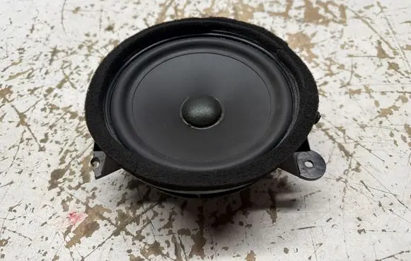 Volvo S80 Rear door speaker 8676891