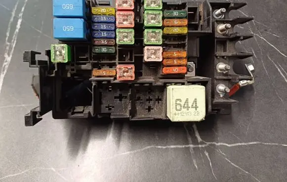 Volkswagen PASSAT B7 USA Fuse box set 5C0937819Q