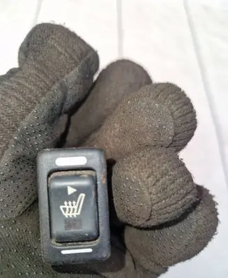 Nissan Patrol Y61 Seat heating switch 