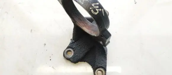 Toyota Avensis T250 Engine mounting bracket