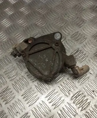 Toyota Yaris Vacuum pump