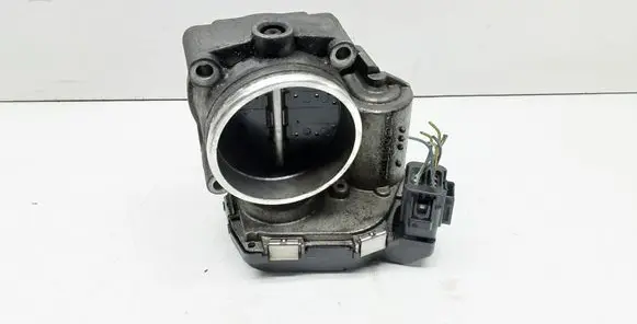 BMW 1 E82 E88 Throttle valve 7561066 13547561066