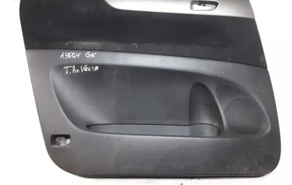 Toyota Avensis Verso Rear door card panel trim