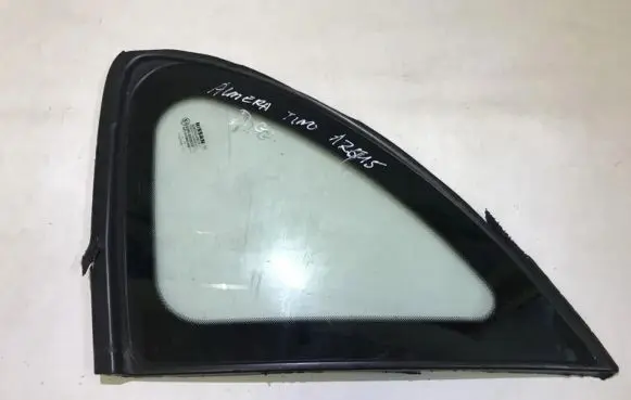 Nissan Almera Tino Rear side window