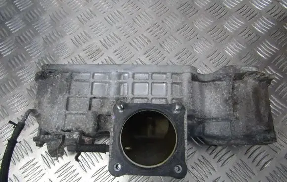 Toyota Avensis T270 Intake manifold