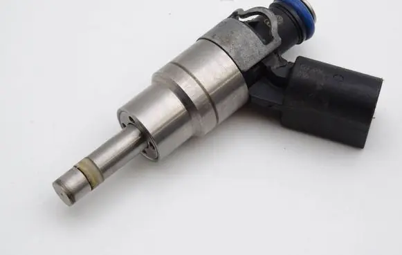 Volkswagen PASSAT B6 Fuel injector 06F906036