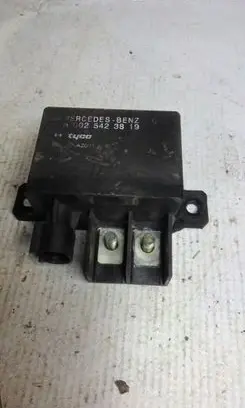 Mercedes-Benz E W211 Charging relay A0025422819