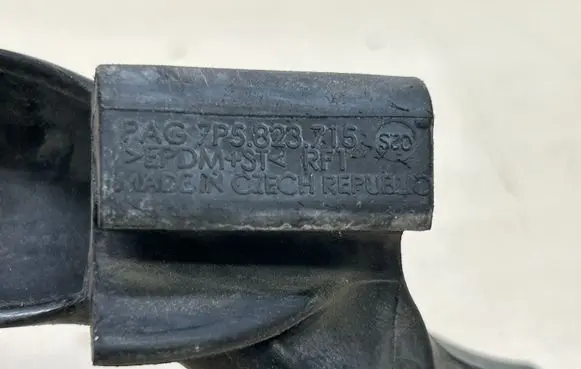 Porsche Cayenne (92A) Engine compartment rubber 7P5823715