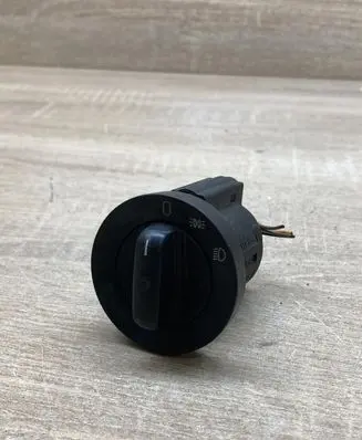 BMW 5 E39 Light switch 8363683