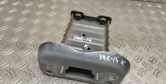 Toyota Yaris Front bumper shock/impact absorber 