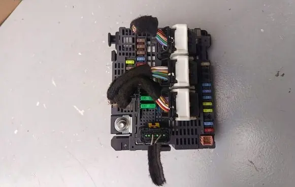Peugeot 308 BSM Control unit 9810296380