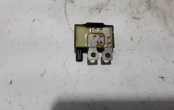 Volvo V40 Battery relay fuse 31409364