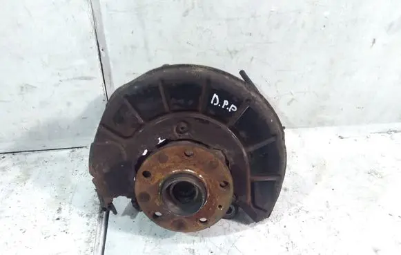 Seat Altea XL Front wheel hub spindle knuckle