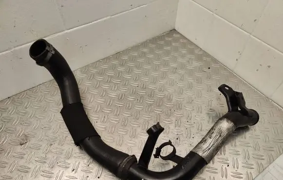 Ford Mondeo MK IV Intercooler hose/pipe