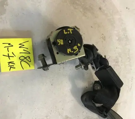 Mazda 3 I Rear seatbelt 6024993