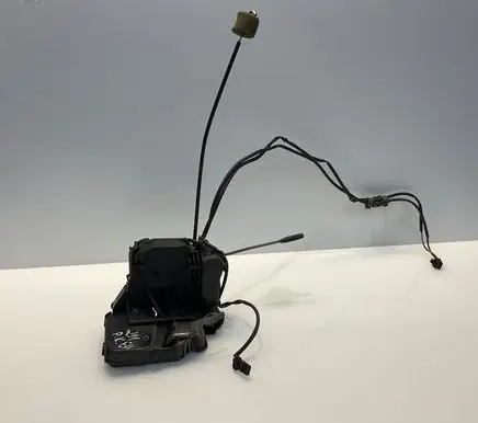Mercedes-Benz E W211 Front door lock 2117200335 A2117200335